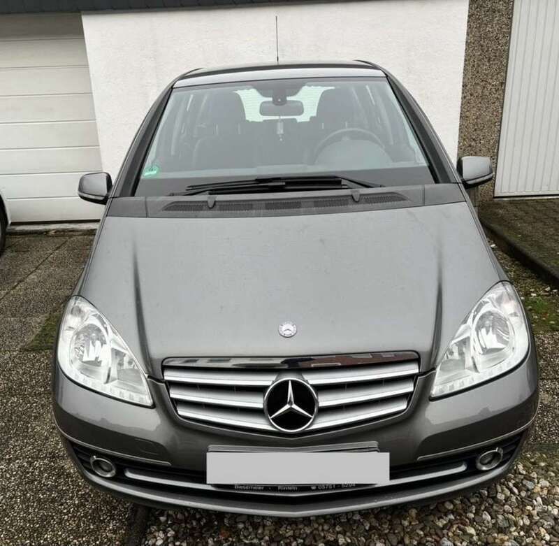 Grau Gebraucht 2011 Mercedes A200 Kleinwagen | 4.750 € (Fairer Preis) - Bild 1/4