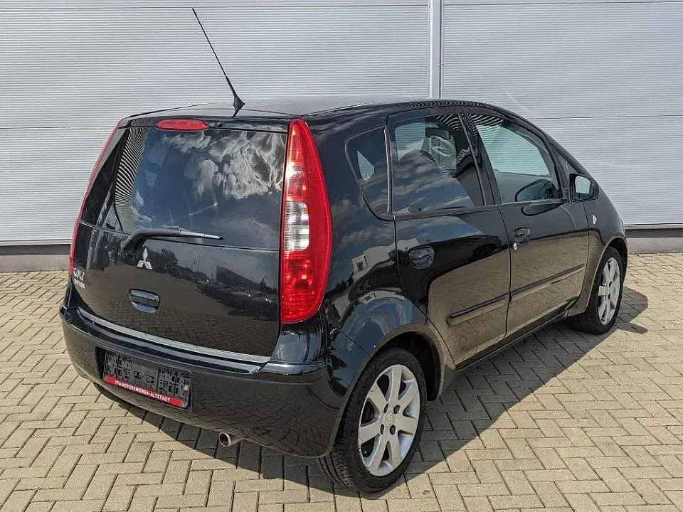 Gebraucht Mitsubishi Colt Motion 95 PS (69 kW) 2006 Schwarz Limousine