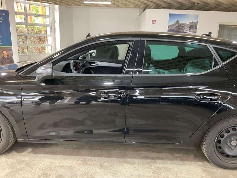 Schwarz Gebraucht 2020 Seat Leon FR Limousine | 15.000 € (Superpreis) - Bild 1/4