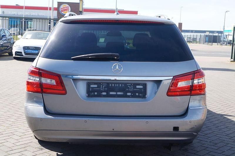 Gebraucht Mercedes E250 204 PS (150 kW) 2010 Silber Kombi