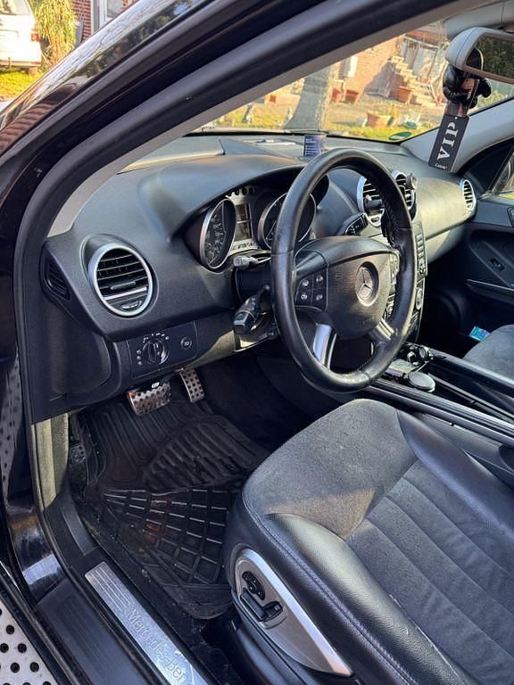 Gebraucht Mercedes ML320 224 PS (164 kW) 2007 Schwarz SUV