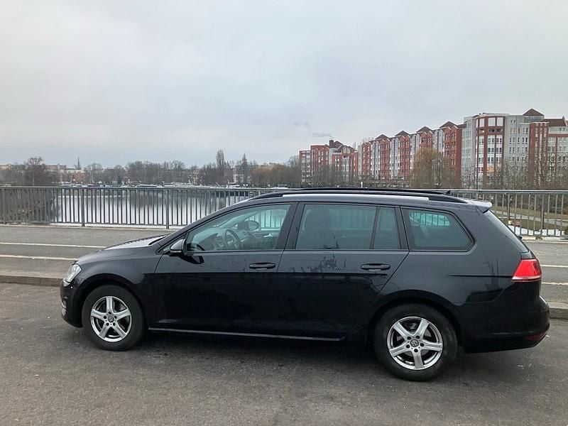 Schwarz Gebraucht 2015 VW Golf VII Kombi | 8.000 € (Guter Preis) - Bild 1/4