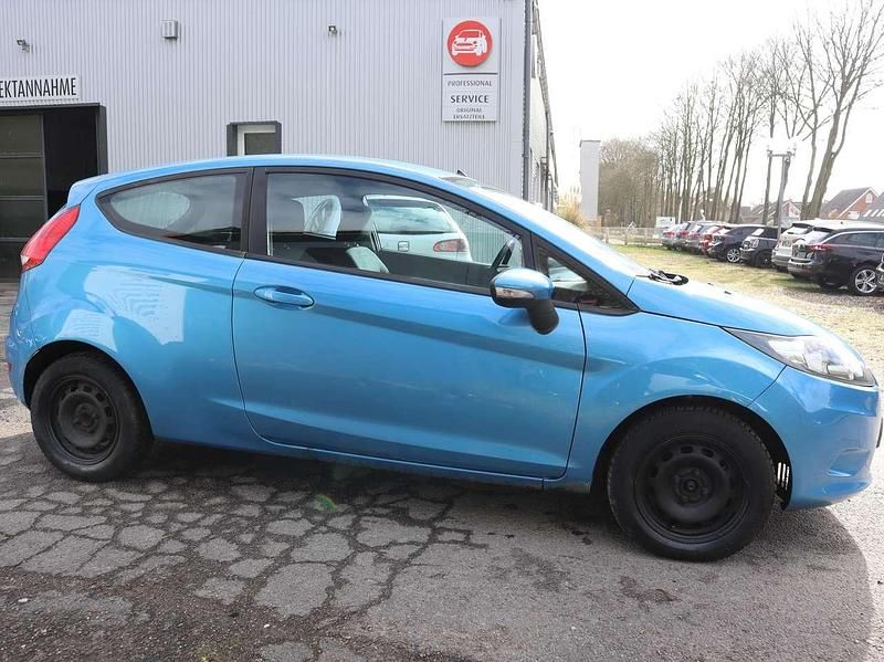 Gebraucht Ford Fiesta Trend 82 PS (60 kW) 2009 Blau Kleinwagen