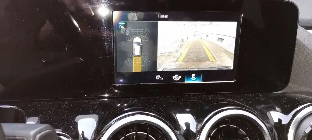 Gebraucht Mercedes B200 163 PS (119 kW) 2019 Schwarz Kleinwagen