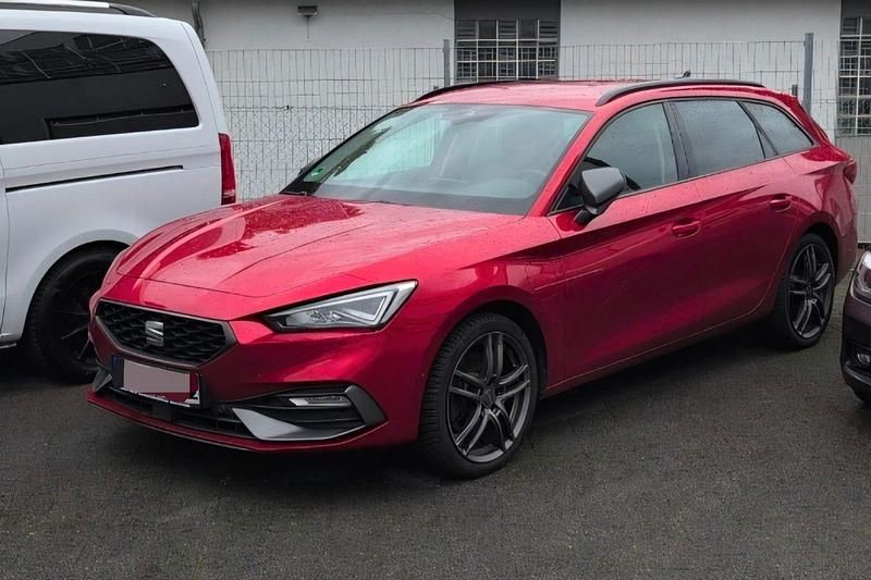 Rot Gebraucht 2020 Seat Leon FR Kombi | 16.700 € (Fairer Preis) - Bild 1/4