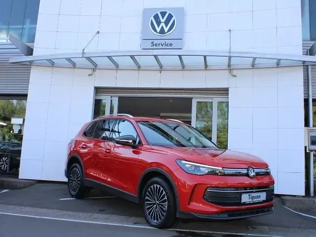 Neu VW Tiguan Goal 150 PS (110 kW) 2026 Rot SUV