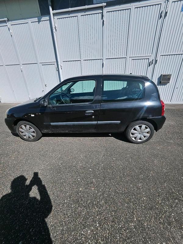 Gebraucht Renault Clio II Campus 90 PS (66 kW) 2001 Schwarz Kleinwagen