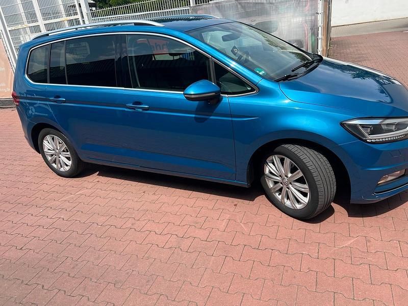 Gebraucht VW Touran 190 PS (139 kW) 2016 Blau Van / Kleinbus