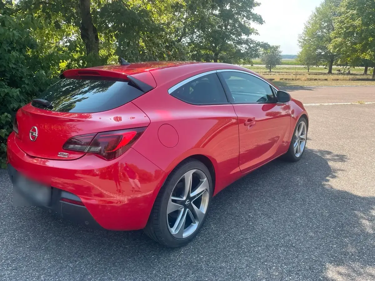 Gebraucht Opel Astra GTC 179 PS (131 kW) 2012 Kleinwagen
