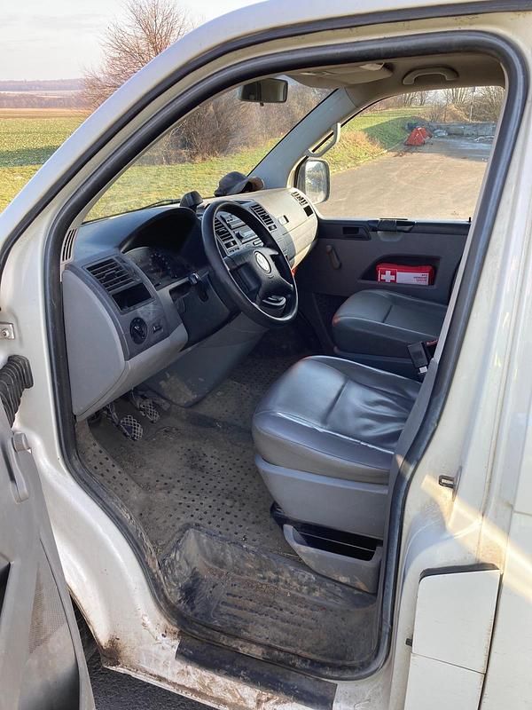 Gebraucht VW Transporter 130 PS (95 kW) 2024 Van