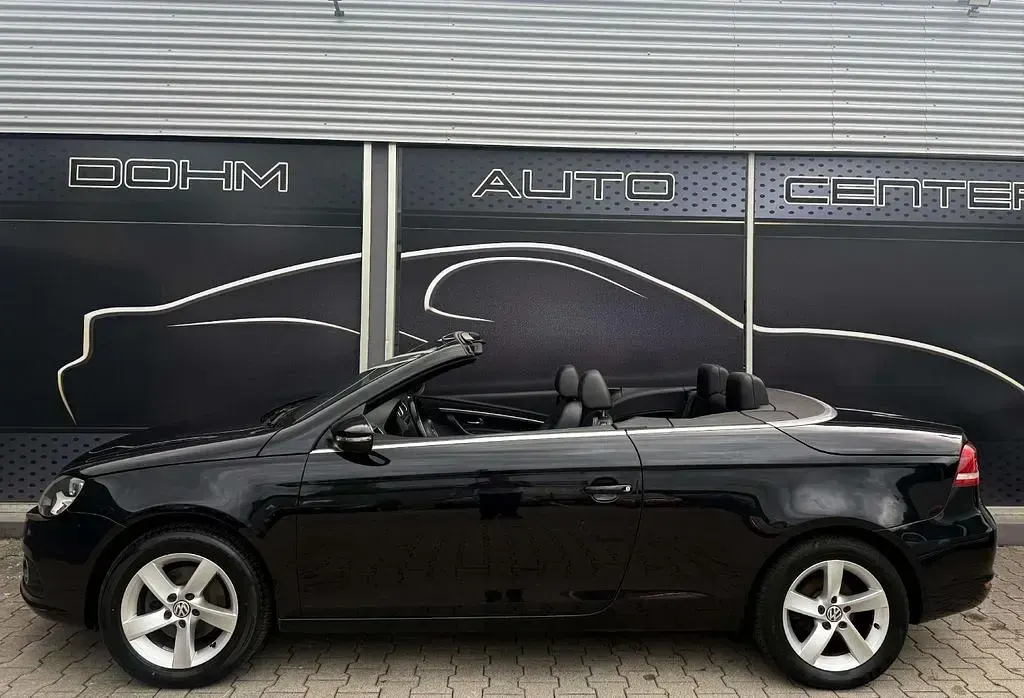 Gebraucht VW Eos Basis 122 PS (89 kW) 2011 Deep black perleffekt Cabrio