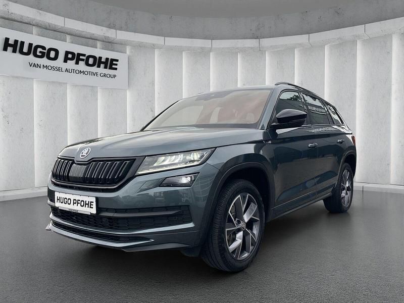 Grau Gebraucht 2021 Skoda Kodiaq SportLine SUV | 38.975 € (Teuer) - Bild 1/4