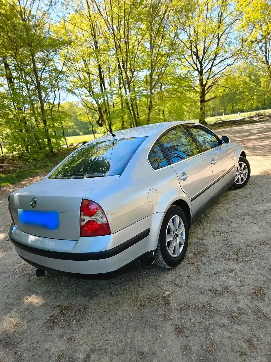 Gebraucht VW Passat 116 PS (85 kW) 2002 Silber Limousine
