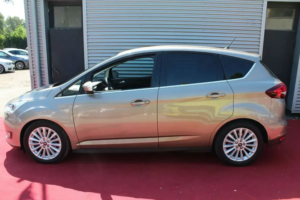 Gebraucht Ford C-MAX Titanium 150 PS (110 kW) 2018 Gold Van / Kleinbus