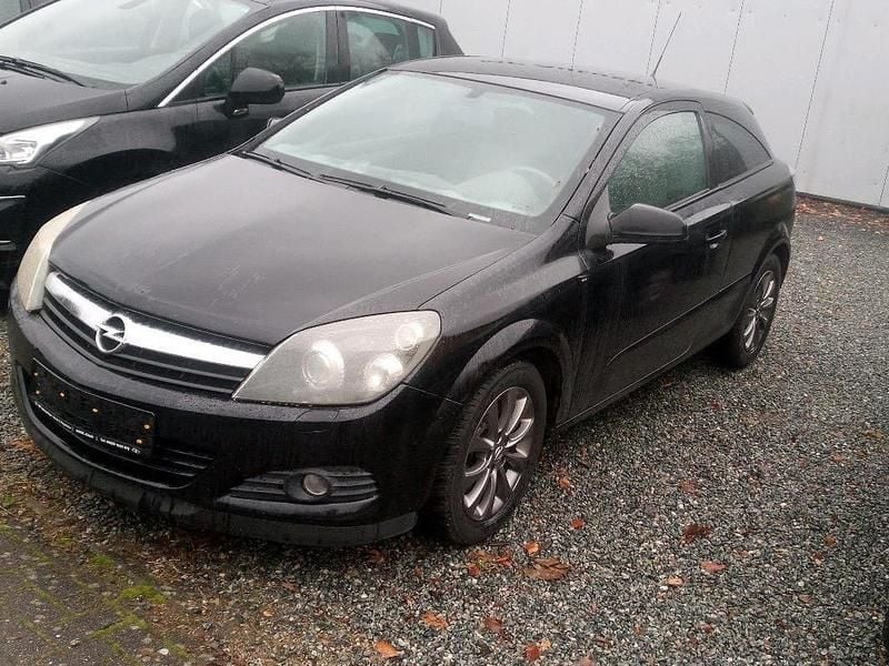 Schwarz Gebraucht 2006 Opel Astra GTC Coupé | 2.400 € (Teuer) - Bild 1/4