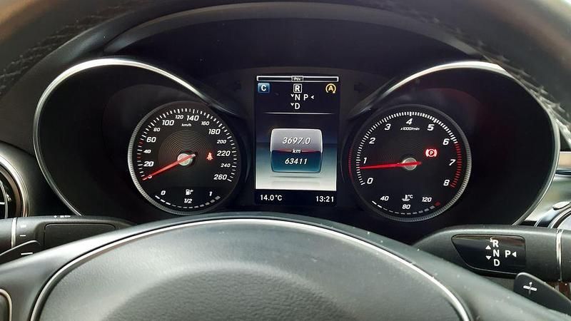 Grau Gebraucht 2014 Mercedes C200 Avantgarde Limousine | 17.000 € (Superpreis) - Bild 1/4