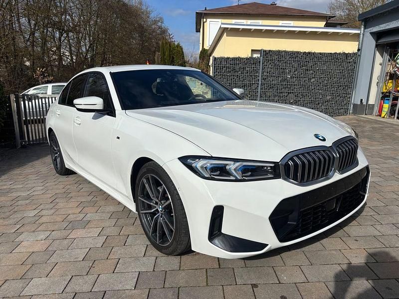 Gebraucht BMW 320 M Sport 190 PS (139 kW) 2022 Alpinweiss Limousine