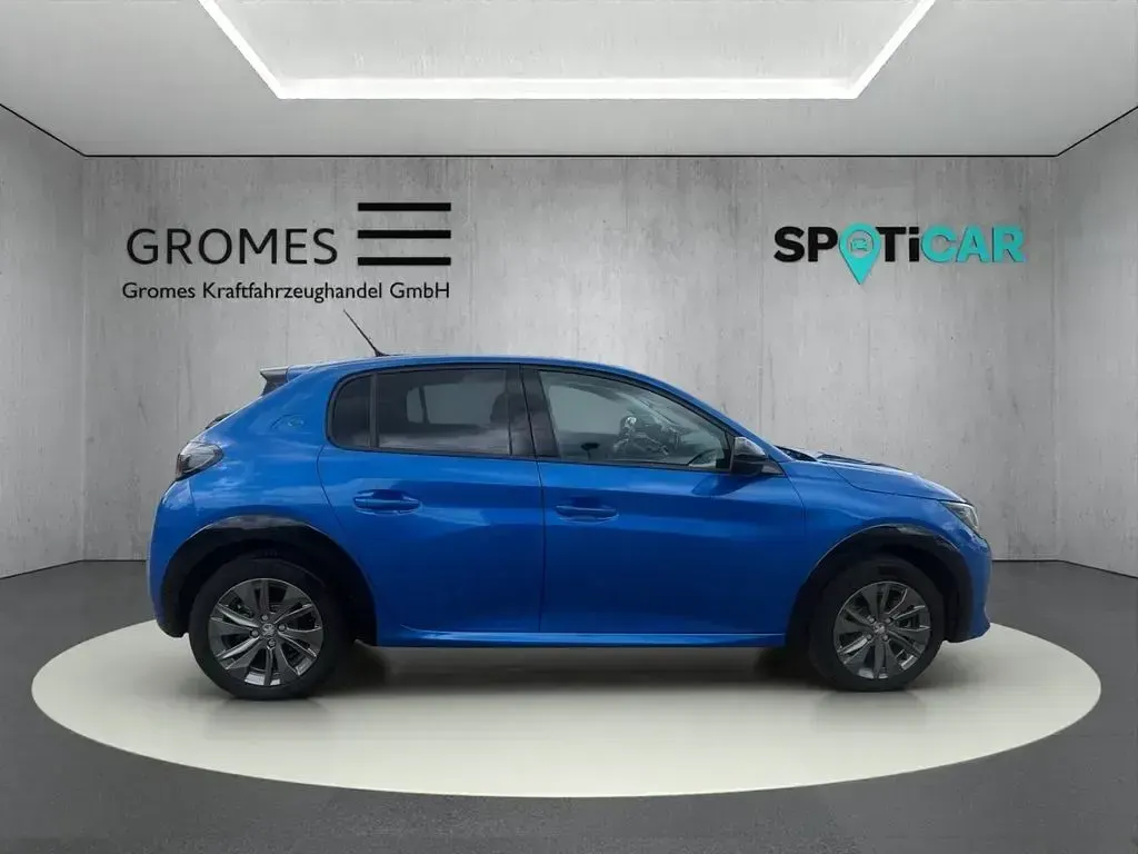 Gebraucht Peugeot e-208 Allure 100 kW (136 PS) 2024 Vertigo blau Kleinwagen