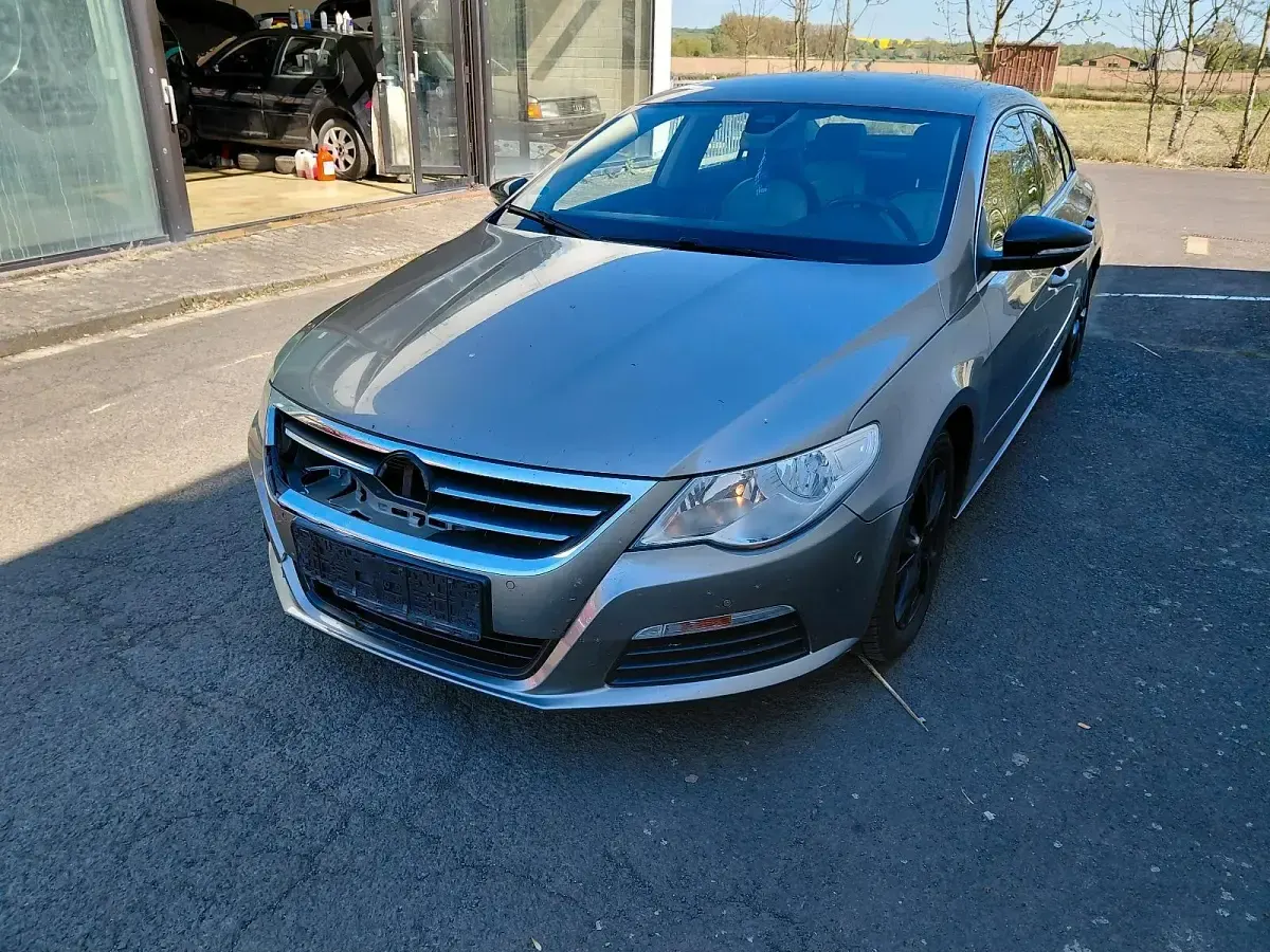 Second-hand VW Passat 160 CP (117 kW) 2008 Auriu Coupe