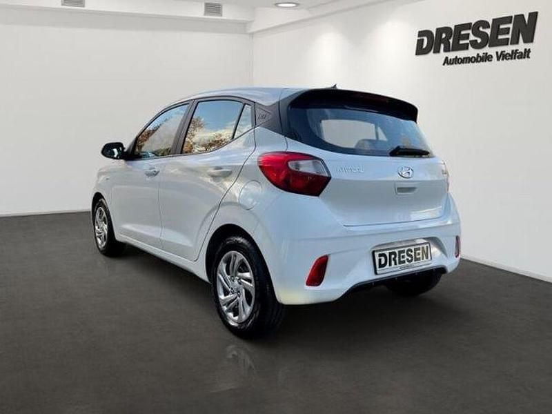 Gebraucht Hyundai i10 Select 67 PS (49 kW) 2023 Weiss Kleinwagen
