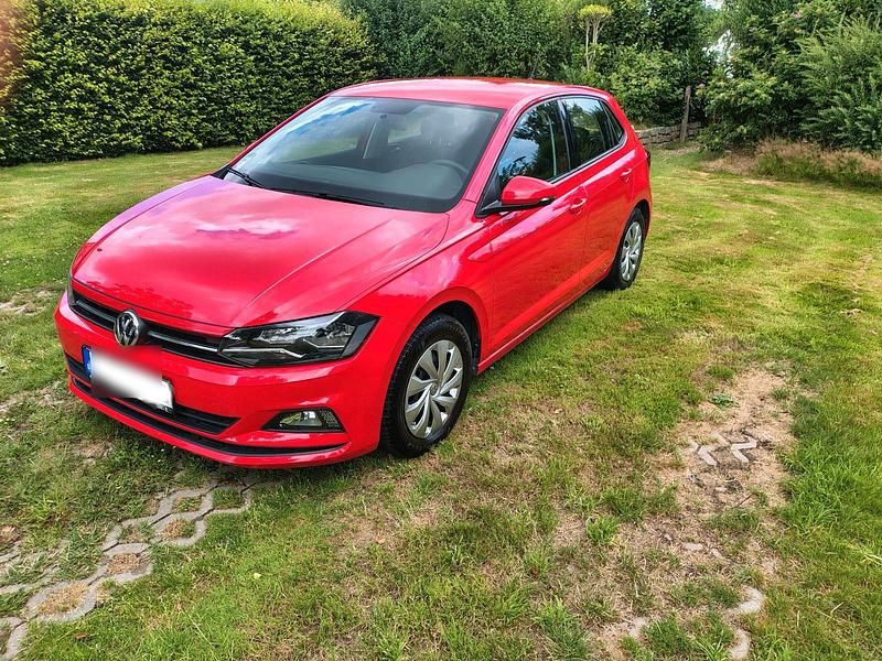 Rot Gebraucht 2018 VW Polo Comfortline Kleinwagen | 11.000 € (Superpreis) - Bild 1/4