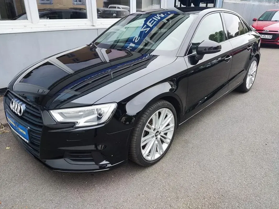 Gebraucht Audi A3 Sport 116 PS (85 kW) 2018 Schwarz (brillantschwarz) Limousine
