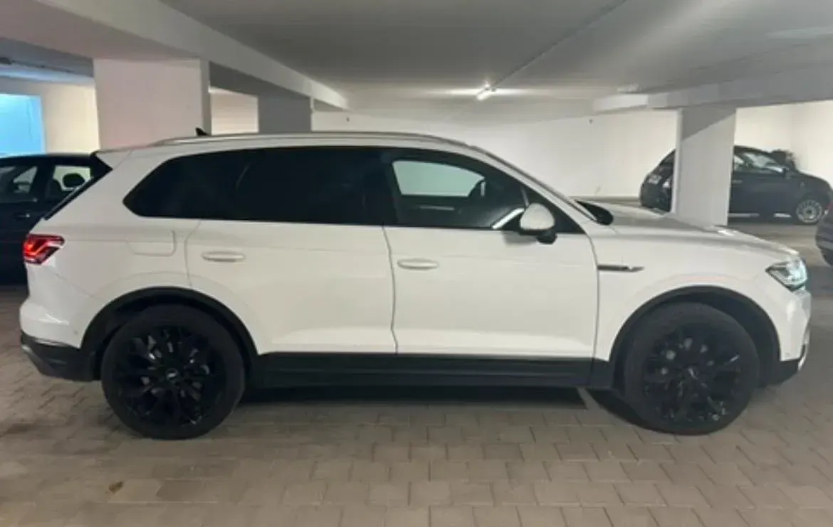 Gebraucht VW Touareg 231 PS (169 kW) 2019 Weiß SUV