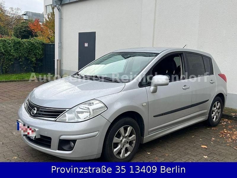 Silber Gebraucht 2011 Nissan Tiida Acenta Limousine | 5.299 € (Fairer Preis) - Bild 1/4