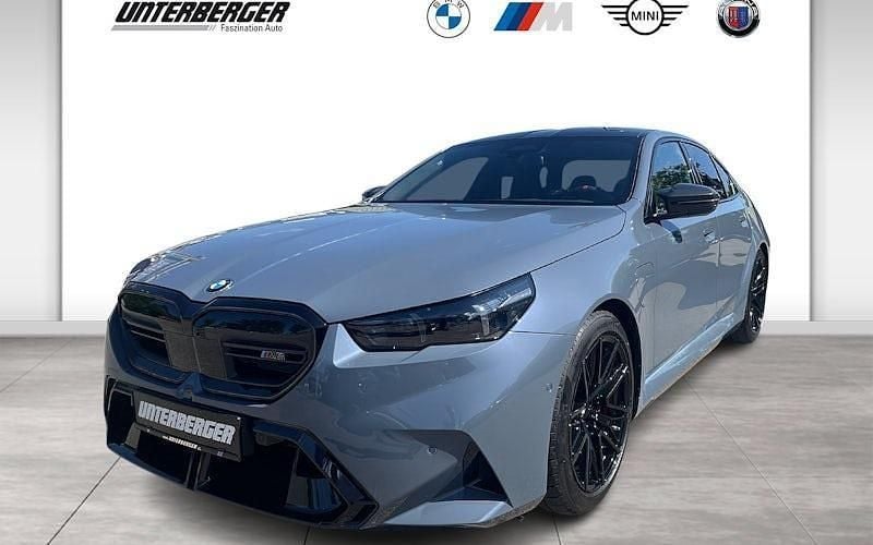 Grau Neu 2025 BMW M5 Comfort Edition Limousine | 144.990 € (Guter Preis) - Bild 1/4