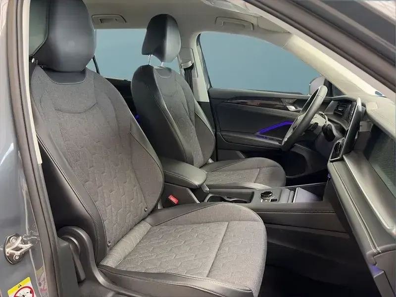 Gebraucht VW Tayron 193 PS (141 kW) 2025 Grau SUV