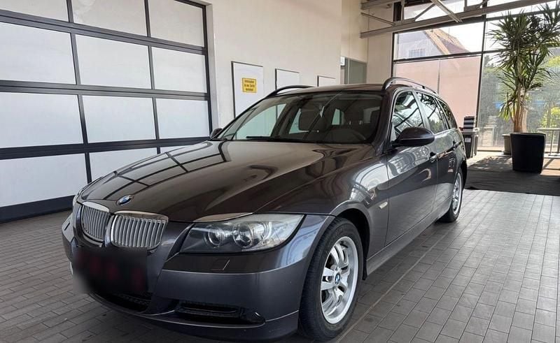 Gebraucht BMW 318 Advantage 129 PS (94 kW) 2007 Grau Kombi