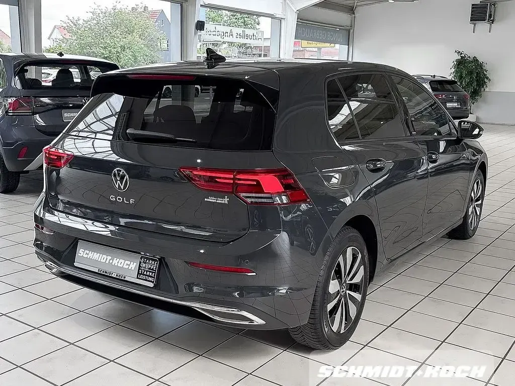 Gebraucht VW Golf VIII Move 110 PS (80 kW) 2024 Uranograu (grau) Limousine