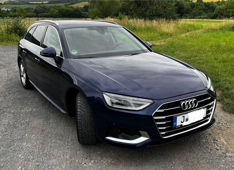 Blau Gebraucht 2021 Audi A4 Advanced Kombi | 24.800 € (Fairer Preis) - Bild 1/4