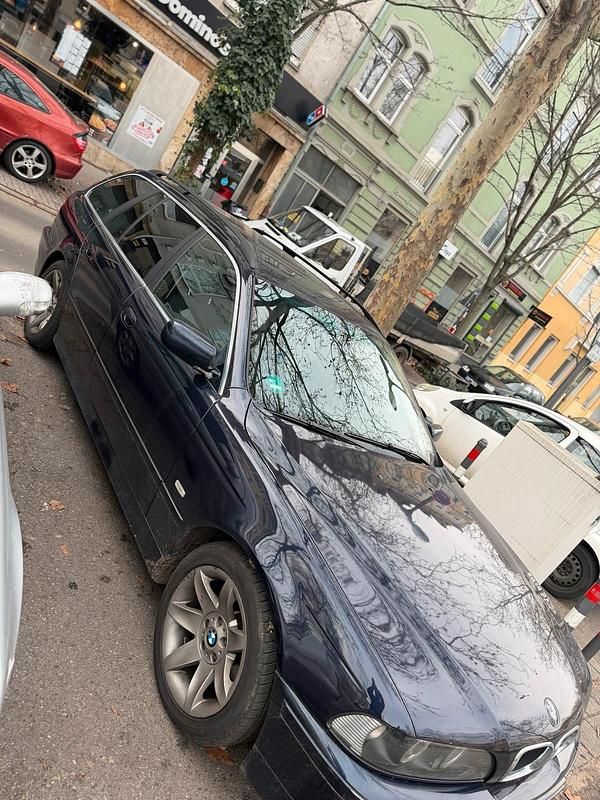 Gebraucht BMW 525 163 PS (119 kW) 2003 Blau Kombi