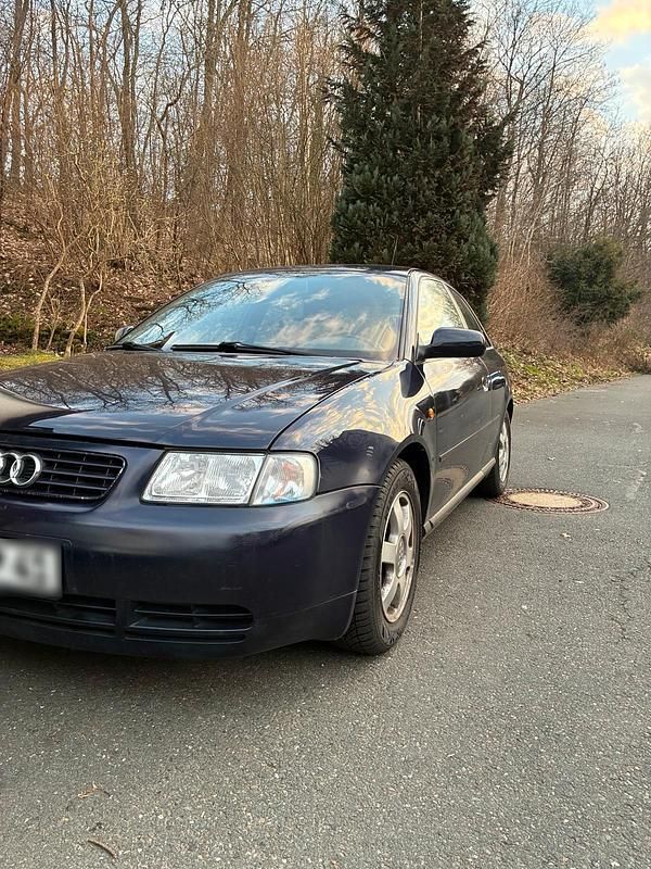 Gebraucht Audi A3 Ambiente 101 PS (74 kW) 1998 Blau Kleinwagen