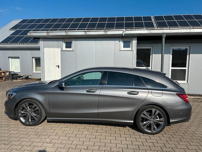 Gebraucht Mercedes CLA180 122 PS (89 kW) 2018 Grau Limousine
