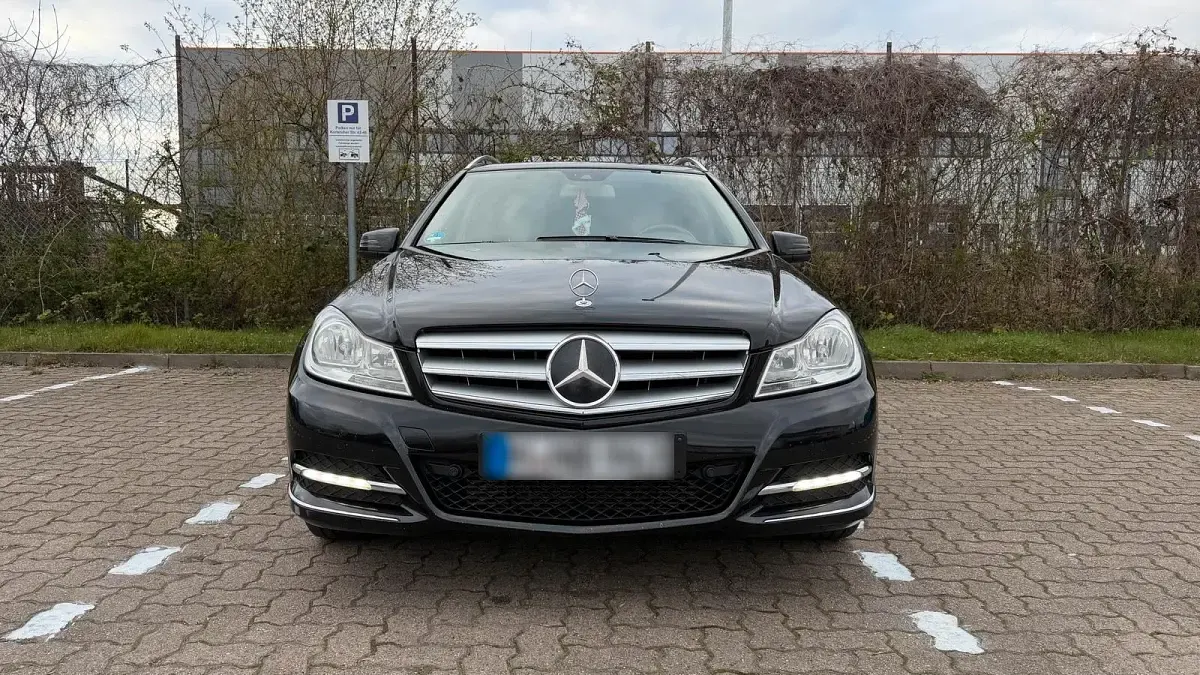 Gebraucht Mercedes C220 170 PS (125 kW) 2012 Schwarz Kombi