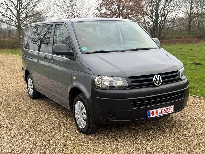 Gebraucht VW Transporter 102 PS (75 kW) 2014 Grau Van