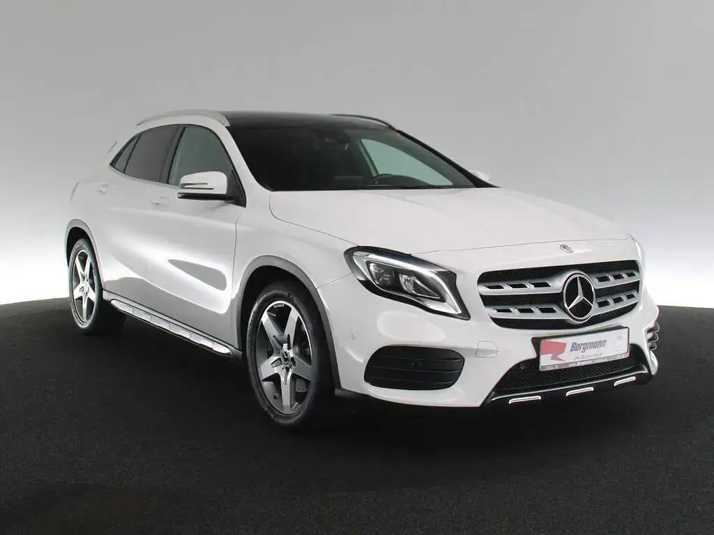 Gebraucht Mercedes GLA250 AMG line 211 PS (155 kW) 2019 Polarweiss  unilack SUV