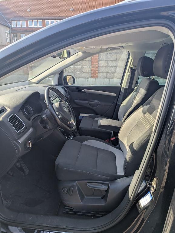 Gebraucht VW Sharan Life 140 PS (102 kW) 2013 Schwarz Van / Kleinbus