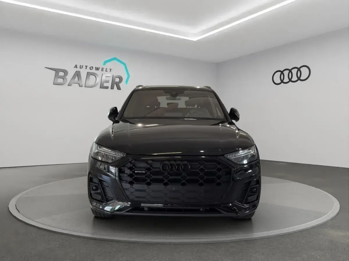 Gebraucht Audi Q5 S-Line 265 PS (194 kW) 2023 Mythosschwarz metallic SUV