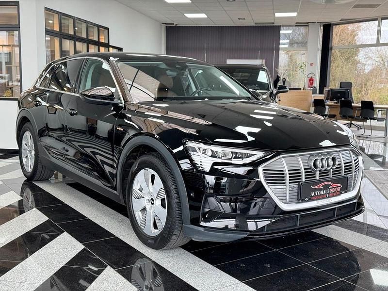 Gebraucht Audi e-tron Basis 230 kW (313 PS) 2020 Schwarz SUV