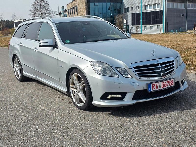 Gebraucht Mercedes E350 231 PS (169 kW) 2010 Silber Kombi