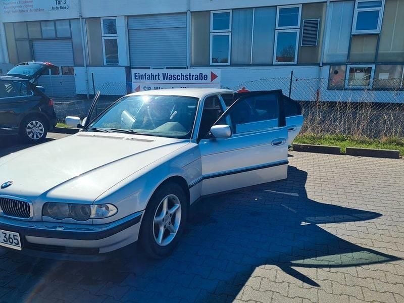 Gebraucht BMW 728 193 PS (141 kW) 1999 Silber Limousine