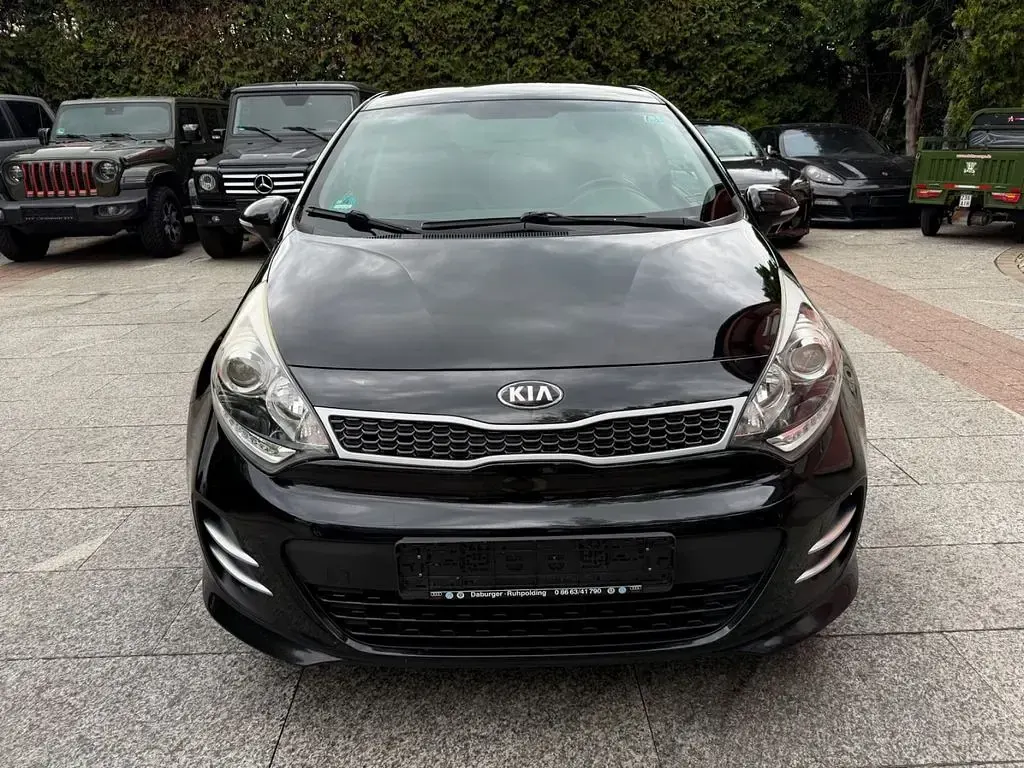 Gebraucht Kia Rio Spirit 90 PS (66 kW) 2015 Schwarz Limousine