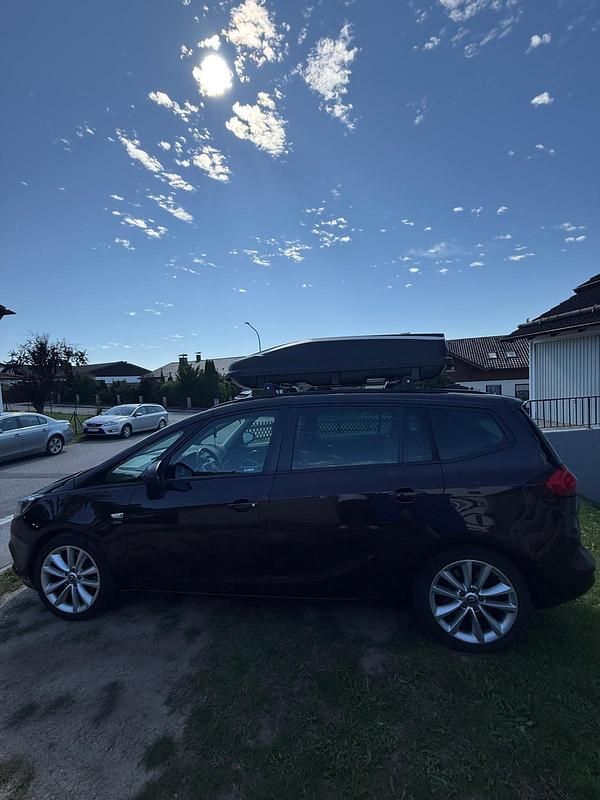 Gebraucht Opel Zafira 170 PS (125 kW) 2017 Braun Van / Kleinbus