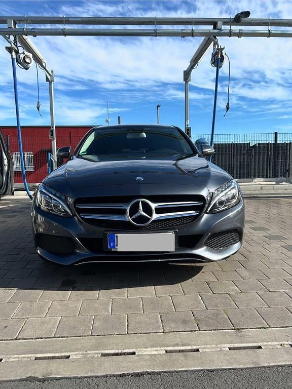 Grau Gebraucht 2015 Mercedes C220 Avantgarde Limousine | 21.000 € (Fairer Preis) - Bild 1/4