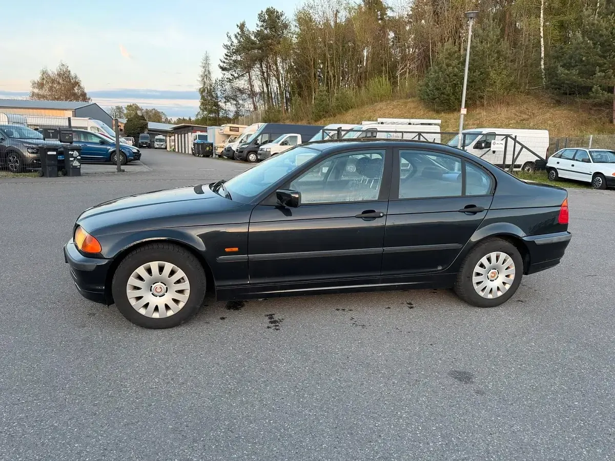 Gebraucht BMW 316 105 PS (77 kW) 2000 Schwarz Limousine
