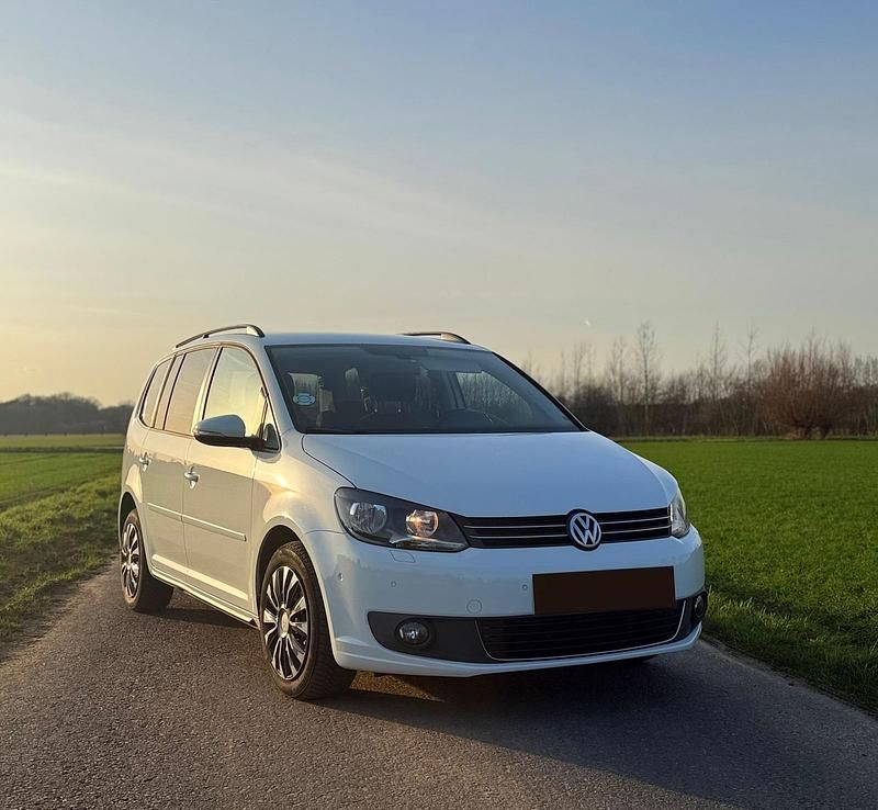 Gebraucht VW Touran 105 PS (77 kW) 2014 Weiß Van / Kleinbus