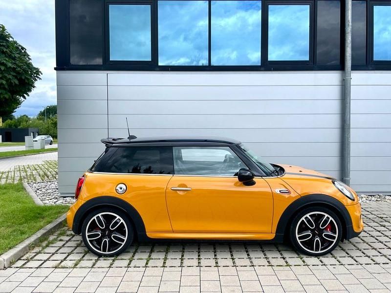 Occasion Mini John Cooper Works 231 PK (169 kW) 2018 Geel Hatchback